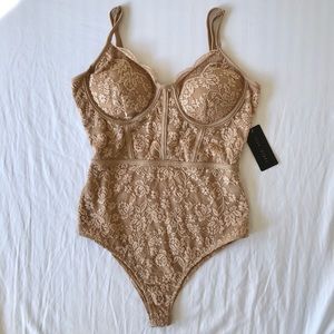 SOLD✨ Tan Floral Lace Bodysuit ✨